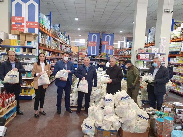 Cadouri de Paști pentru veterani: O acțiune de binefacere cu mulți susținători Cadouri de Paști pentru veterani: O acțiune de binefacere cu mulți susținători - Sputnik Moldova