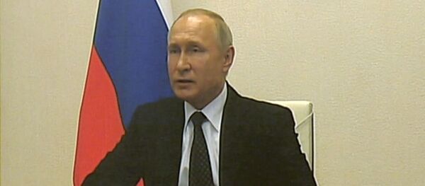 Владимир Путин объявил о переносе празднования 9 Мая - Sputnik Молдова