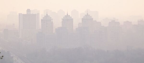 Киев в дыму. Город окутал смог из Чернобыльской зоны - Sputnik Молдова