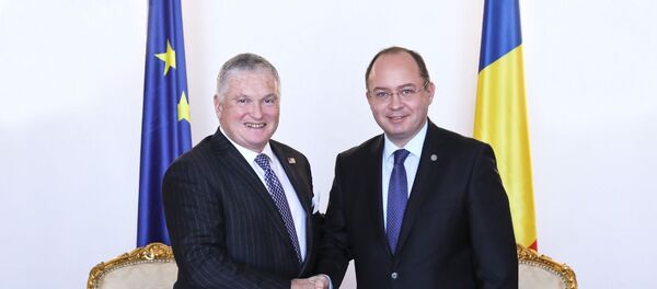 Ministrul afacerilor externe Bogdan Aurescu și ambasadorul SUA la București, Adrian Zuckerman Ministrul afacerilor externe Bogdan Aurescu și ambasadorul SUA la București, Adrian Zuckerman - Sputnik Moldova-România