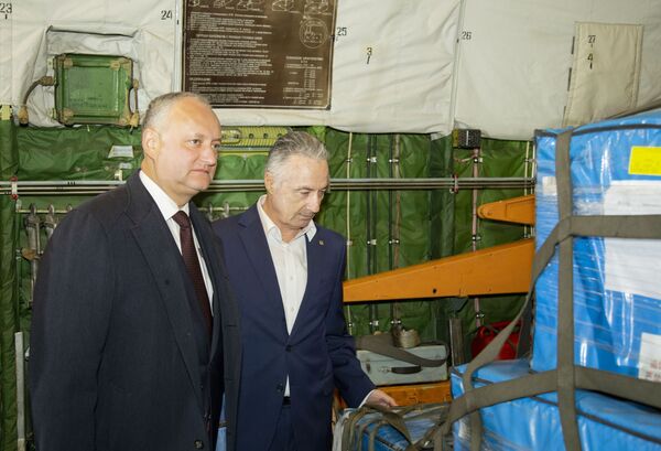 Борт ВКС России доставил в Молдову гуманитарную помощь из Китая - Sputnik Молдова