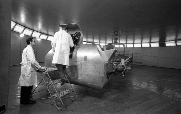 Тренировка в центрифуге для изучения возможностей космонавтов переносить физические перегрузки, 1968 год - Sputnik Молдова