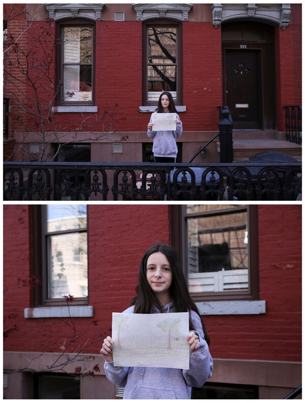 Тринадцатилетняя Джейн Хассебрук с рисунком у своего дома в Бруклине, США - Sputnik Moldova-România