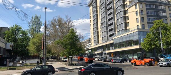 На радость всем в Кишиневе полным ходом идет ремонт дорог - Sputnik Молдова