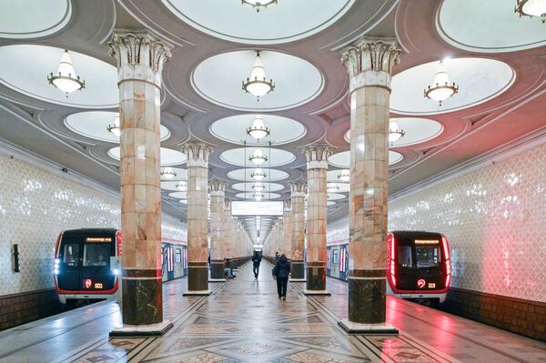 На станции Киевская Филевской линии метро в Москве - Sputnik Молдова