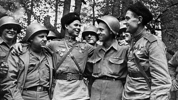 Întâlnirea de la Elba a militarilor sovietici și americani în 1945 - Sputnik Moldova-România