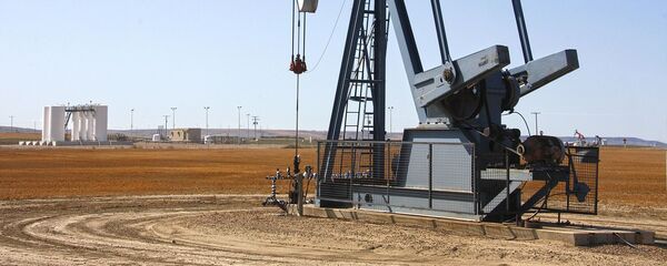 Добыча нефти, архивное фото Добыча нефти, архивное фото - Sputnik Moldova