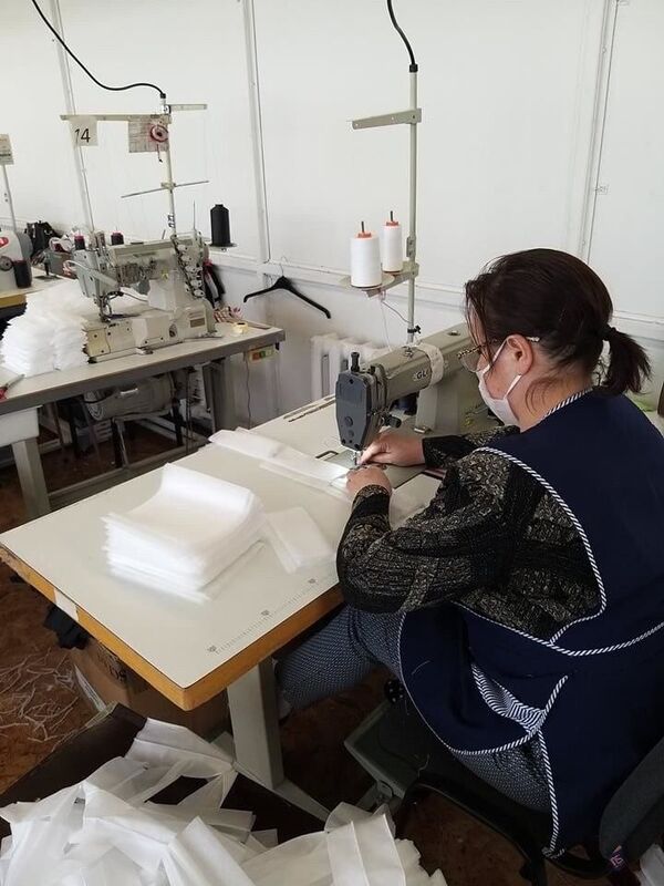 Afaceri reprofilate: O fabrică de tricotaj din Chișinău produce acum măști de protecție Afaceri reprofilate: O fabrică de tricotaj din Chișinău produce acum măști de protecție - Sputnik Moldova