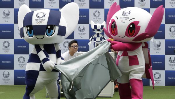 В Токио роботы-талисманы открыли церемонию, посвященную году до Олимпийских игр – 2020 - Sputnik Moldova