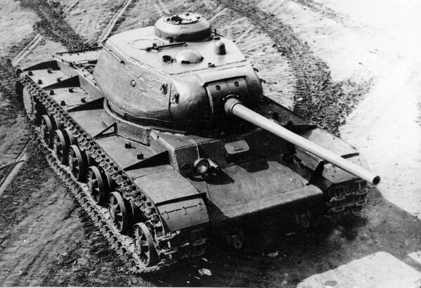 Танк КВ-85 - советский тяжелый танк периода Великой Отечественной войны - Sputnik Moldova-România