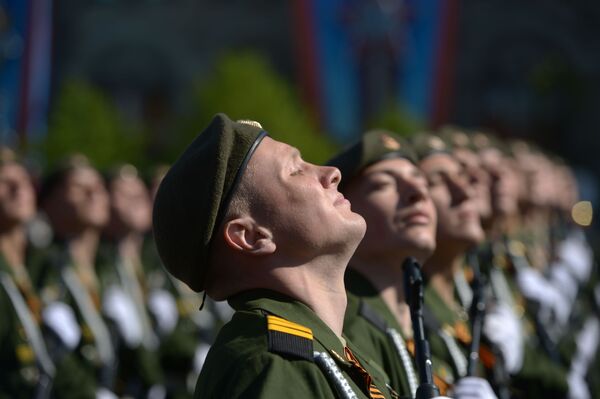 Военнослужащие на военном параде на Красной площади, посвященном 69-й годовщине Победы в Великой Отечественной войне - Sputnik Moldova