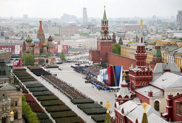 Парадные расчеты во время парада в Москве  - Sputnik Молдова