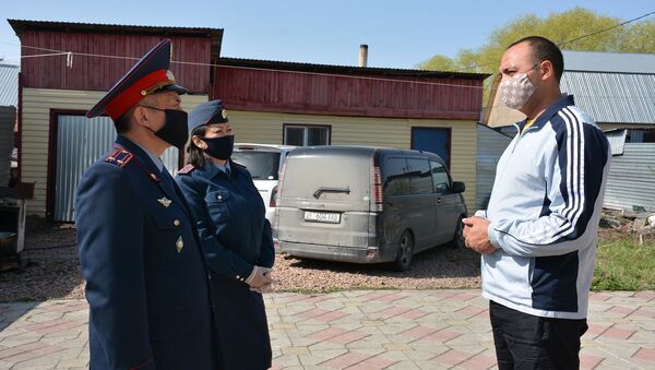 Полицейские в Казахстане помогли семье из Молдовы - Sputnik Молдова