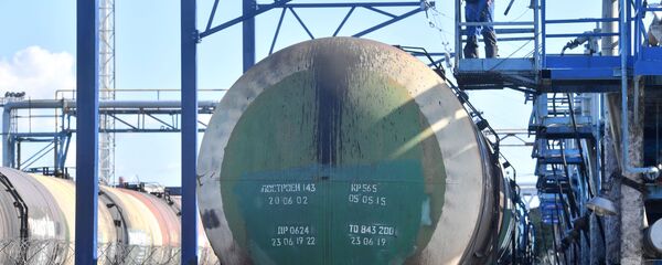 Бункеровка круизных лайнеров в Санкт-Петербурге Бункеровка круизных лайнеров в Санкт-Петербурге - Sputnik Молдова