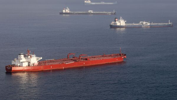 Нефтяные танкеры поставленные на якорь около портов Лонг-Бич и Лос-Анджелеса на фоне пандемии коронавируса - Sputnik Moldova-România