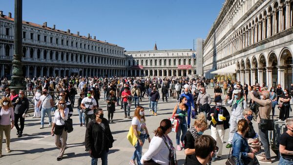 Шествие торговцев в Венеции после этапного завершения карантина в Италии  - Sputnik Moldova-România