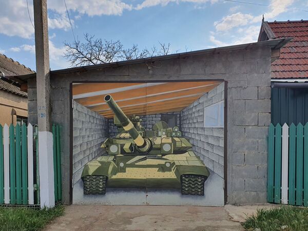 Galerie de artă: cum arată porțile din Sadaclia pictate de un expert criminalist - FOTO - Sputnik Moldova