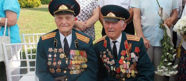 Voițehovici Vladimir și Sirovina Mirko Sava, veterani ai celui de-al Doilea Război Mondial - Sputnik Moldova