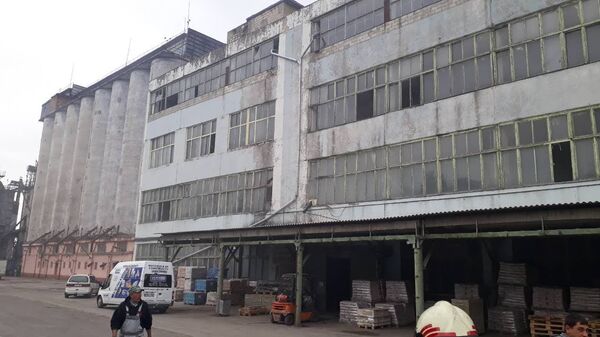 Серьезный пожар произошел на одном из складов в Кишиневе Серьезный пожар произошел на одном из складов в Кишиневе - Sputnik Молдова