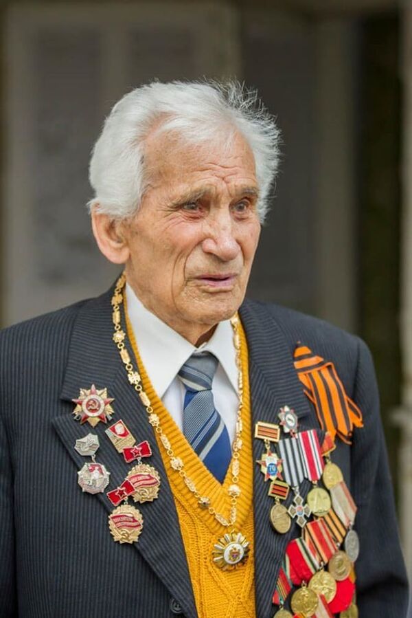 Cele mai înalte distincții ale Patriei, oferite veteranilor de război Cele mai înalte distincții ale Patriei, oferite veteranilor de război - Sputnik Moldova