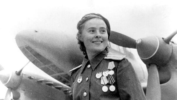 Герой Советского Союза заместитель командира эскадрильи 125-го гвардейского авиационного женского полка Мария Долина - Sputnik Moldova