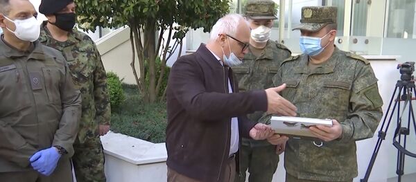 Сербские власти поблагодарили российских военных за помощь в борьбе с коронавирусом - Sputnik Молдова