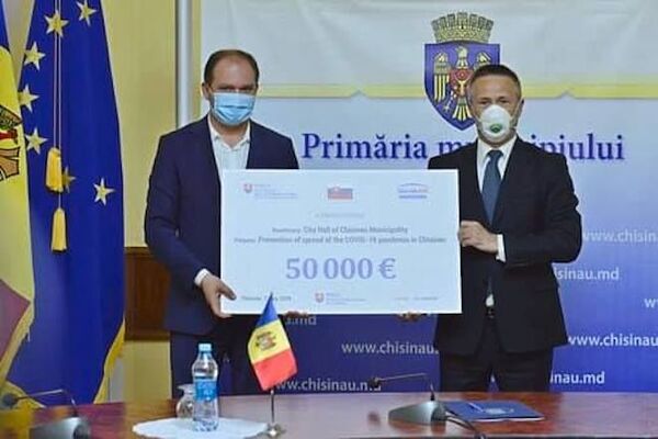 Ambasada Slovaciei a donat 50 de mii de euro Primăriei Chișinău: Iată unde vor merge banii Ambasada Slovaciei a donat 50 de mii de euro Primăriei Chișinău: Iată unde vor merge banii - Sputnik Moldova