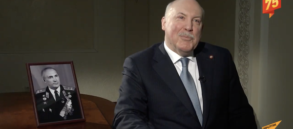 Дмитрий Мезенцев: отец одиннадцать раз писал рапорт, чтобы попасть на фронт - Sputnik Молдова