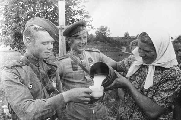 Рига после освобождения, 1944 год - Sputnik Moldova-România