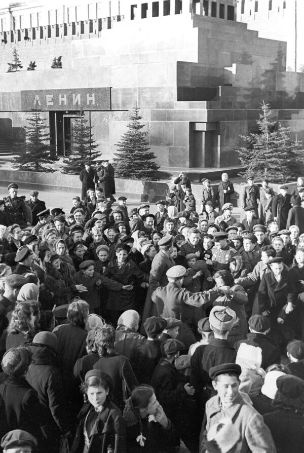 На Красной площади утром 9 мая 1945 года - Sputnik Moldova-România