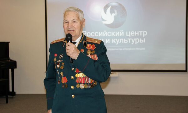 Al Doilea Război Mondial, în versuri: Pasiunea incurabilă a veteranului Ivan Suhorukov Al Doilea Război Mondial, în versuri: Pasiunea incurabilă a veteranului Ivan Suhorukov - Sputnik Moldova