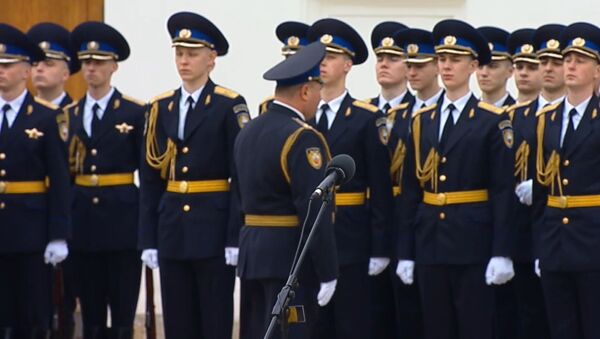 LIVE: Владимир Путин принимает парад Президентского полка в День Победы  - Sputnik Moldova
