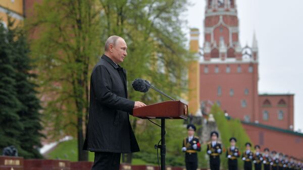 Putin pe fundalul Kremlinului, Piața Roșie, Moscova - Sputnik Moldova-România