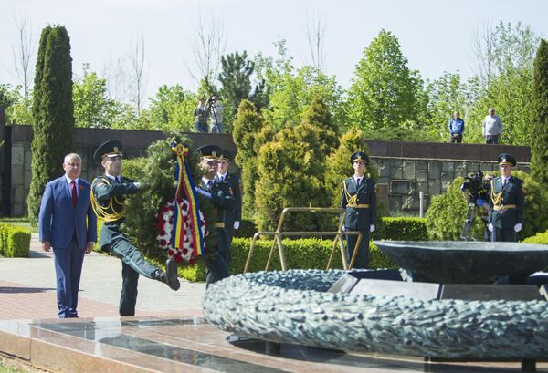 La Șerpeni au fost reînhumați 45 de soldați ai Armatei Roșii - Sputnik Moldova