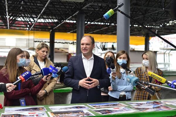 Ion Ceban: Piața Centrală nu va fi închisă, ci va fi modernizată Ion Ceban: Piața Centrală nu va fi închisă, ci va fi modernizată - Sputnik Moldova