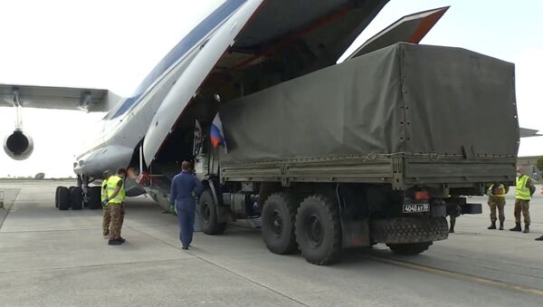 Российские военные специалисты возвращаются на родину из Италии - Sputnik Молдова