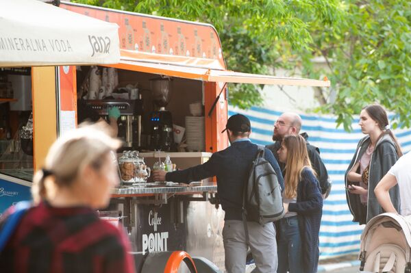 Подняться с колен. Есть ли будущее у экономики Молдовы - Sputnik Молдова