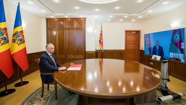 Президент Молдовы Игорь Додон поговорил онлайн с лидером Азербайджана Ильхамом Алиевым  - Sputnik Молдова