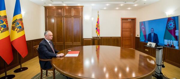 Президент Молдовы Игорь Додон поговорил онлайн с лидером Азербайджана Ильхамом Алиевым  - Sputnik Молдова