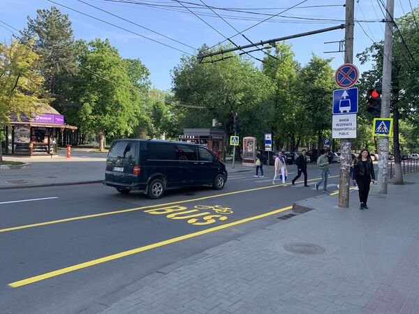 Atenție, șoferi: Un nou marcaj pe o stradă din Capitală Atenție, șoferi: Un nou marcaj pe o stradă din Capitală - Sputnik Moldova