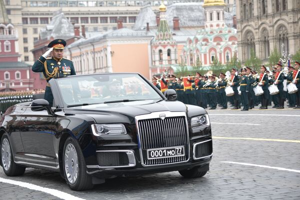 Министр обороны России Сергей Шойгу на военном параде на Красной площади в Москве - Sputnik Молдова