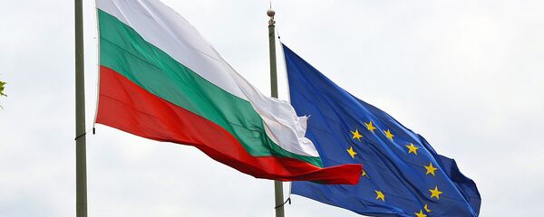 Bulgarian and EU flags. The Balkan nation joined the supranational union in 2007. - Sputnik Moldova-România