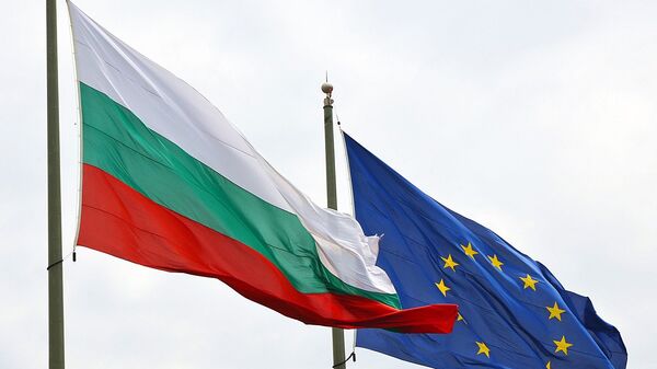 Bulgarian and EU flags. The Balkan nation joined the supranational union in 2007. - Sputnik Moldova-România