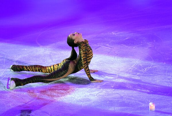Алина Загитова во время показательных выступлений на чемпионате Европы по фигурному катанию в Москве - Sputnik Moldova-România