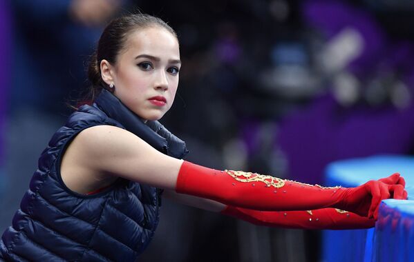 Алина Загитова готовится выступать в произвольной программе на XXIII зимних Олимпийских играх - Sputnik Moldova-România