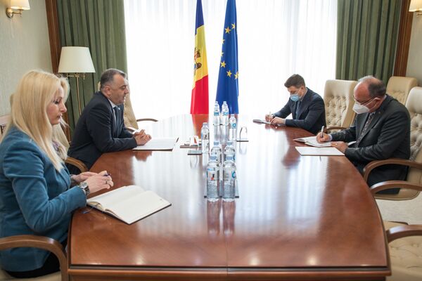 Молдавский премьер провел встречу с послом Румынии: что заявил Кику Ионицэ Молдавский премьер провел встречу с послом Румынии: что заявил Кику Ионицэ - Sputnik Молдова