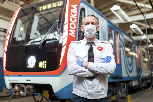 Un operator de tren al metroului din Moscova. - Sputnik Moldova