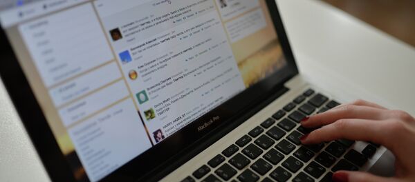 According to the report, over 1.5 billion people around the world use social media, and participate in platforms such as Facebook, Twitter and LinkedIn. - Sputnik Moldova-România