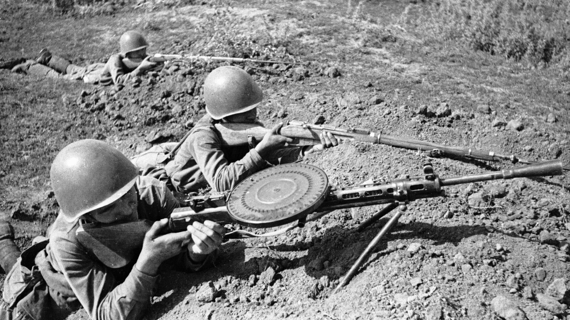  Ручной пулемет  Дегтярева, ВОВ 1941-1945 - Sputnik Молдова, 1920, 31.01.2023