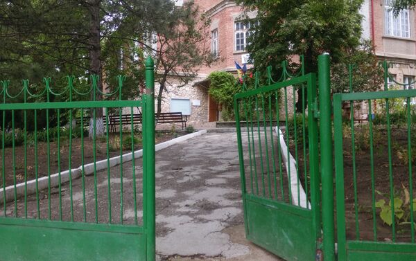 Liceul Teoretic Liviu Damian din orașul Râșcani, 29 mai 2020 - ultima zi de școală - Sputnik Moldova